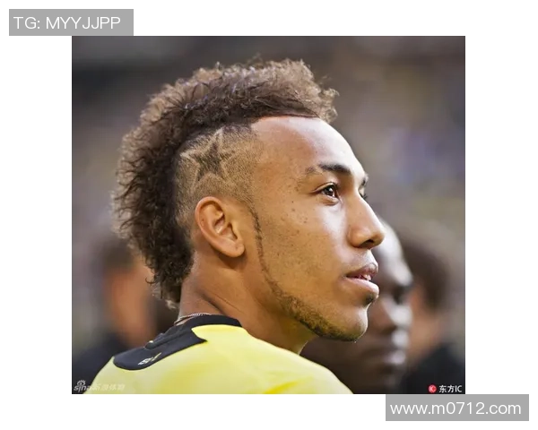 足球明星鸡冠发型女的时尚魅力与个性风格解析